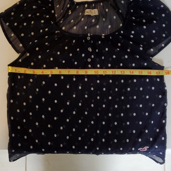 đź’™Hollister Polka-dot Blouse - Picture 9 of 14